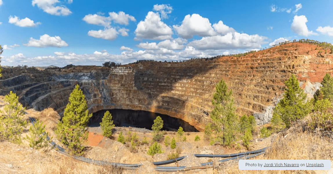 El Arco Minero y la Constitución